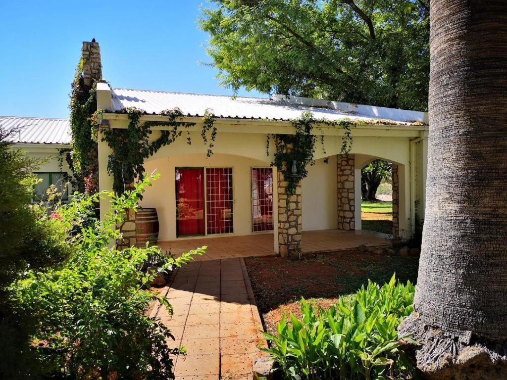 Kalahari Farmhouse, Namibia 호텔 마리엔탈 외부 사진